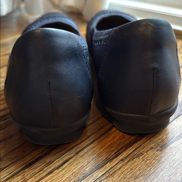 Clarks Blue Flats - Picture 3 of 5